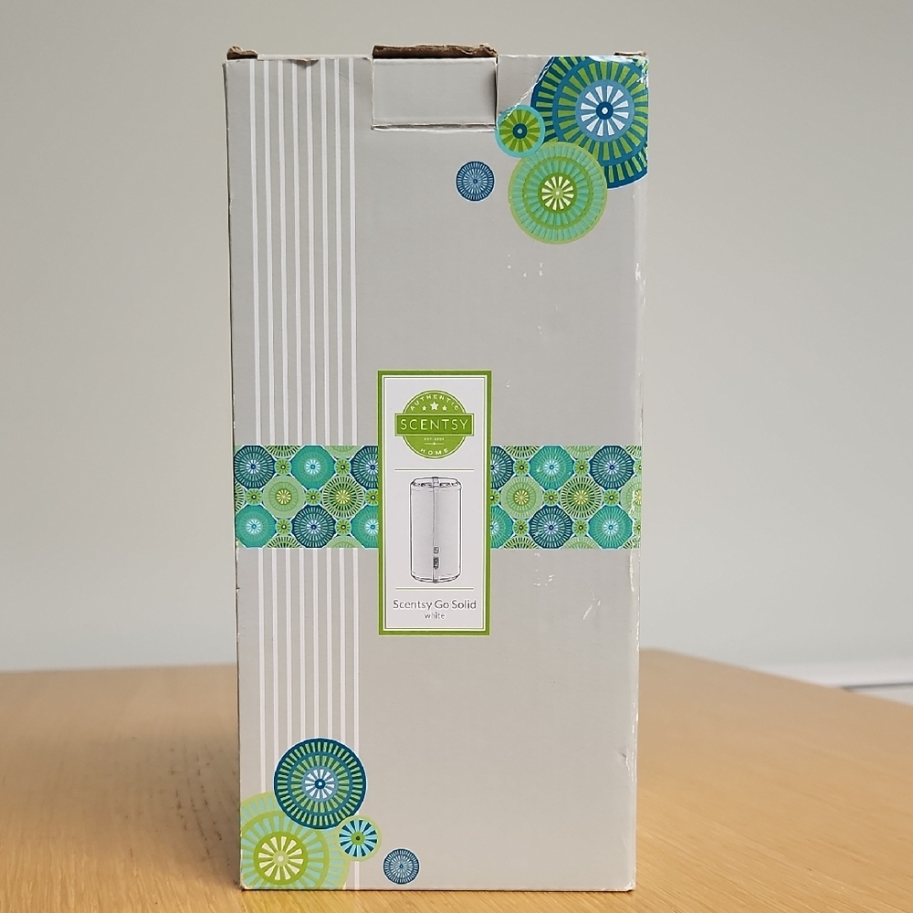 Scentsy Go Solid White Portable Fragrance System